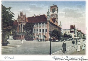 Pocztówka Toruń Ratusz Staromiejski wg widokówki z początku XX wieku / Brak autora