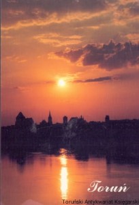 Pocztówka Toruń Panorama miasta o zachodzie słońca / Tadeusz Krawiec (fot.)