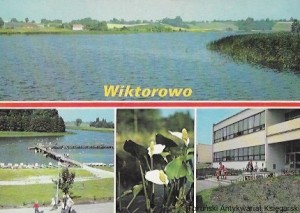 Pocztówka : Wiktorowo, Jezioro Kieszkowskie, Przystań żeglarska, Czermień błotna, Budynki ośrodka  / W. Łapiński, J. Tymiński, A. Voellnagel  (fot.)