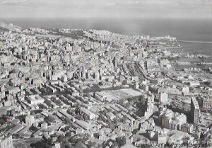 Pocztówka. Alger (Alger) - Vue aérienne 21 - generale, dans le fond, le Casban quartier Agha et Hôpital Mustapha  / Brak autora