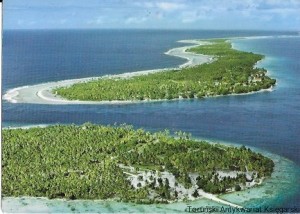Pocztówka. Rangiroa. Passę et village de Tiputa  /  Erwin Christian  (fot.)