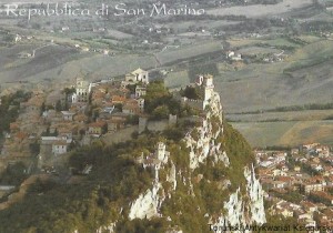 Pocztówka. Repubblica Di San Marino. View of Mt. Titano  / Carlo Francioni  (fot.)